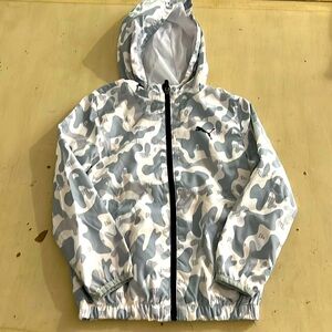 Puma light jacket kids size 6 Zip hood waterproof. (0082)